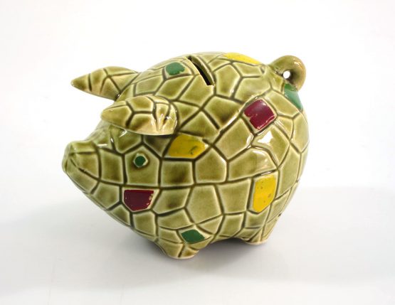 Great looking vintage ceramic piggy bank. Dimensions: height 10 cm, width 9 cm, depth 13,5 cm.