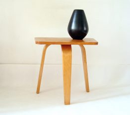 Cees Braakman fifties occasional table. Rare side table made by Pastoe. Beautiful piece ! Dimensions: Height 44 x 47,5 x 33 cm.