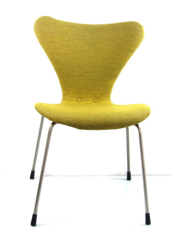Arne Jacobsen early version series 7 chair Fritz Hansen