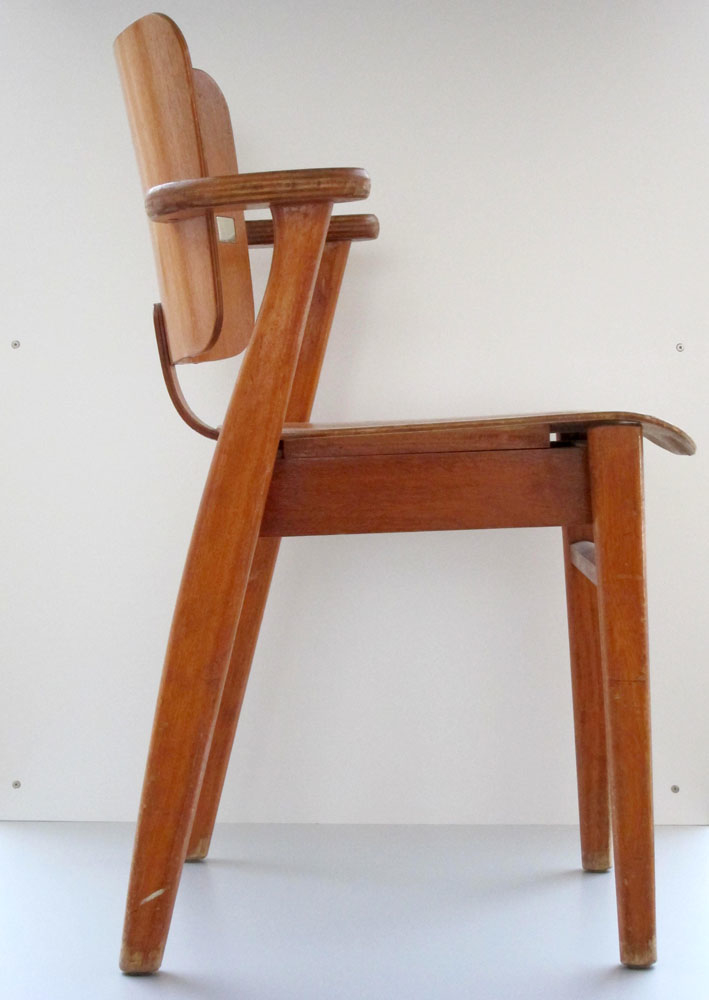 Illmari Tapiovaara Domus chair from 1946 in Ghent