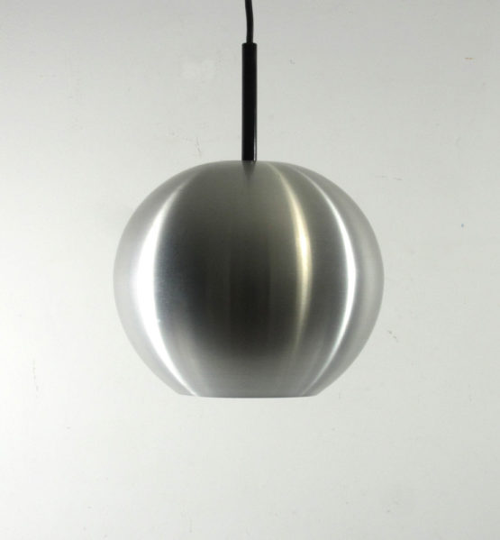 vintage aluminium ball lamp; raak, verner panton, lyfa