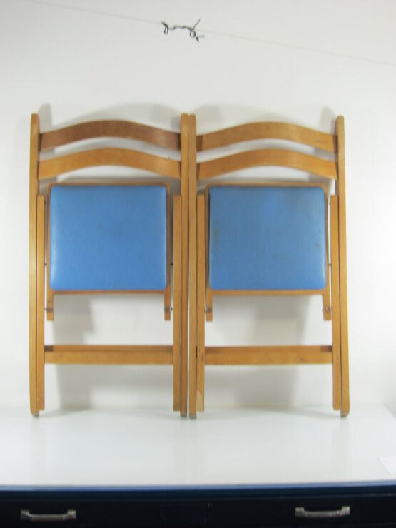 2 sixties Theater folding chairs
