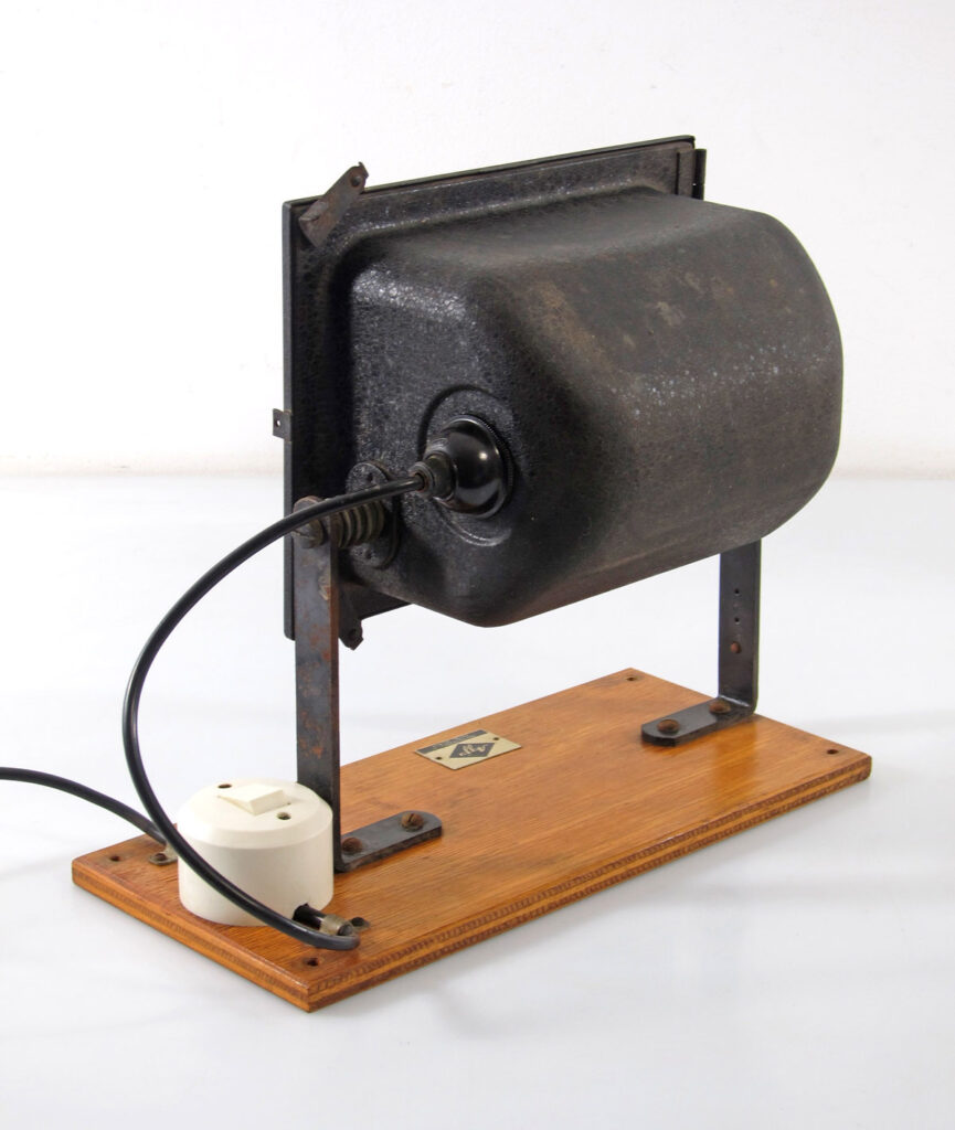 AGFA 1930s bauhaus darkroom lamp BDF