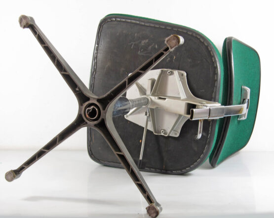 Green vintage scandinavian desk chair – mid century modern, adjustable and comfortable - Image 8