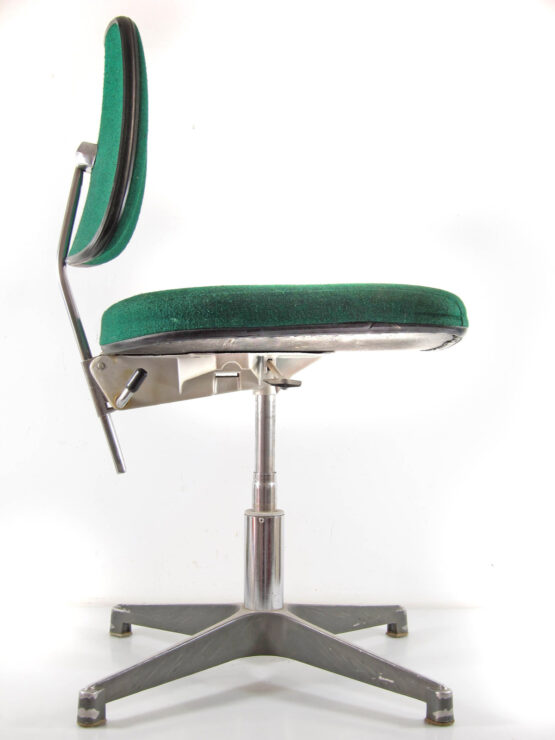 Green vintage scandinavian desk chair – mid century modern, adjustable and comfortable - Image 2