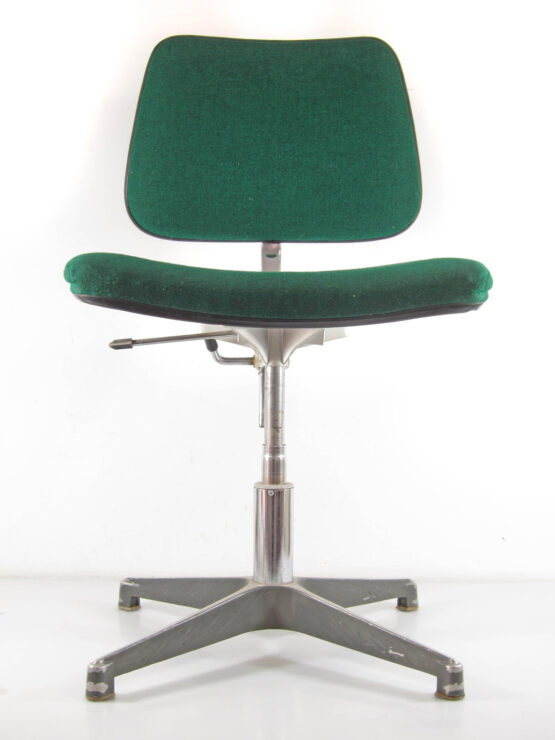 Green vintage scandinavian desk chair – mid century modern, adjustable and comfortable - Image 5