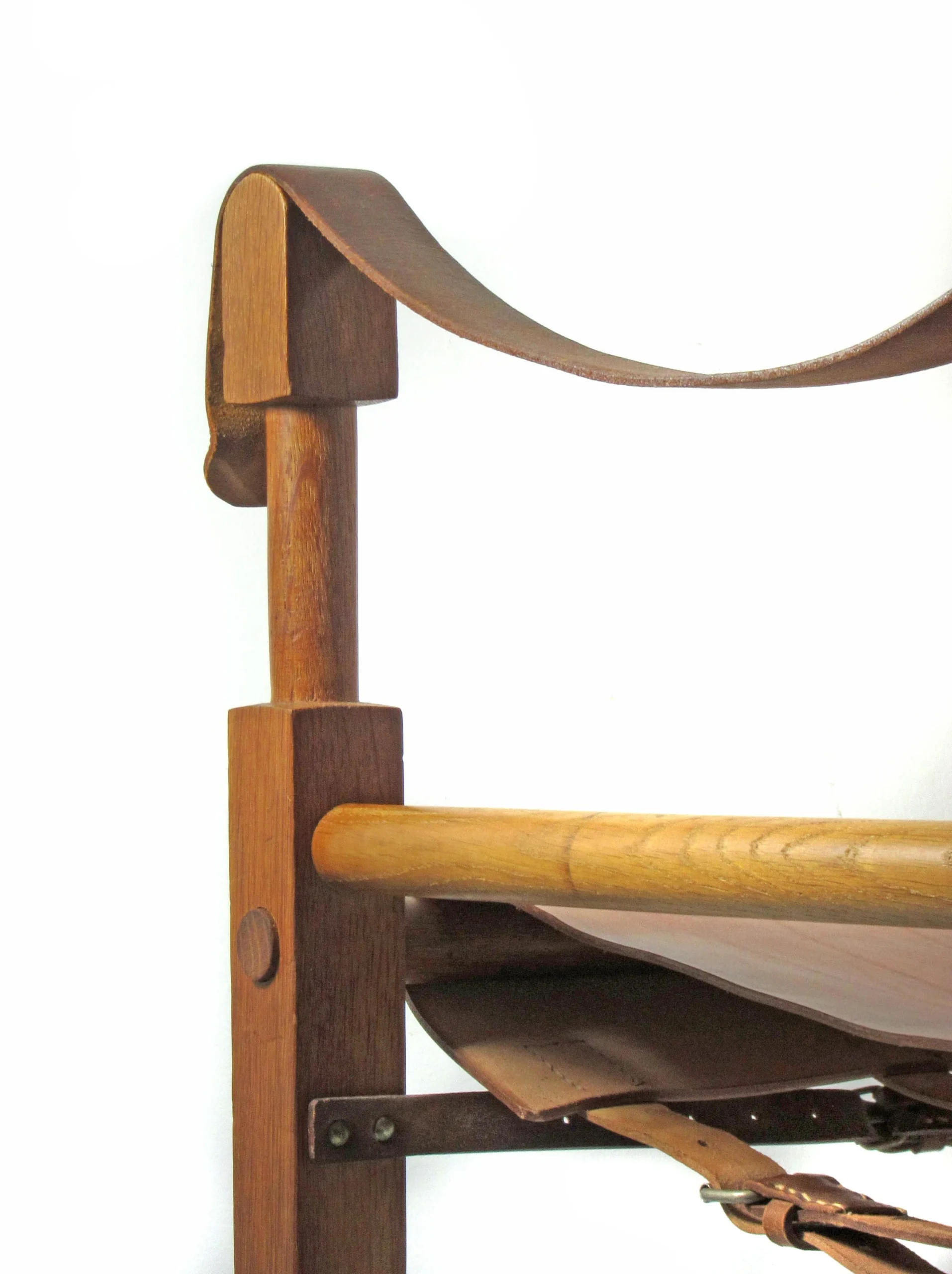 knoll1脚 George Nakashima Straight Chair for Knoll – DEN