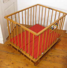 Vintage Dutch baby cot — Uitgeest, Mid-Century / 1960s–1970s
